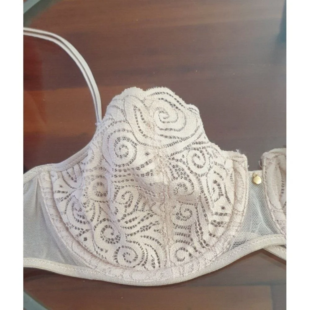 Chantelle lace demi bra - 34C US/UK